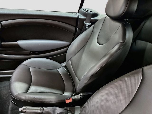 2011 MINI CONVERTIBLE Base