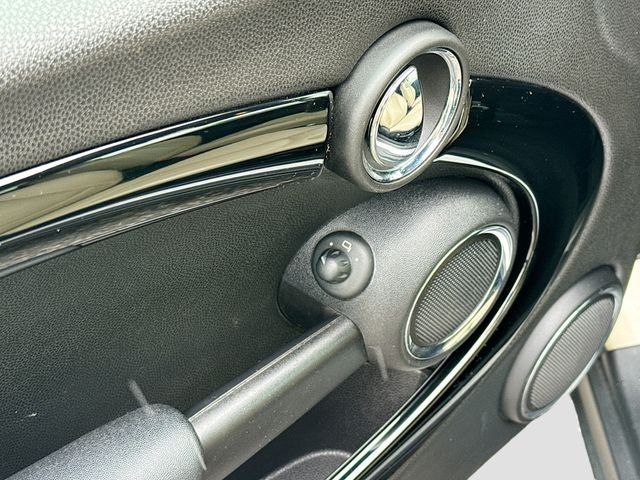 2012 MINI CONVERTIBLE Base