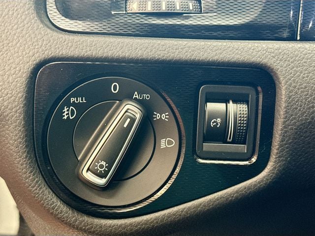 2016 Volkswagen Golf GTI Base