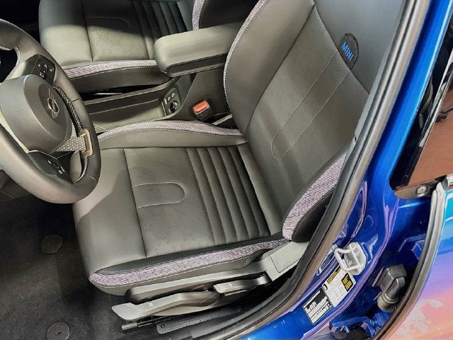 2026 MINI 4 DOOR Signature Plus