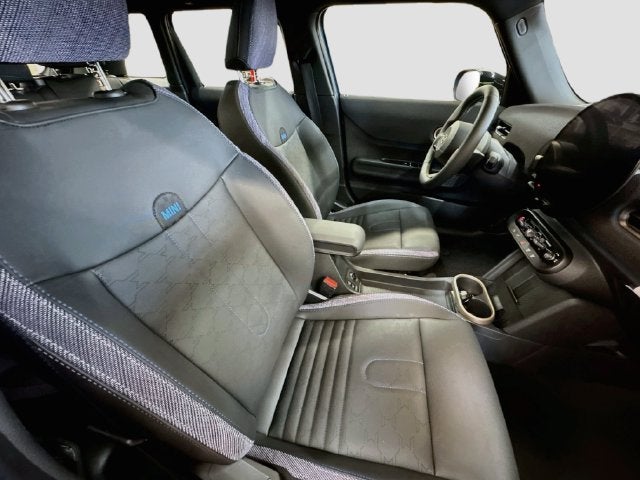 2026 MINI 4 DOOR Signature Plus