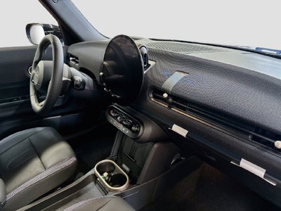 2026 MINI 4 DOOR Signature Plus
