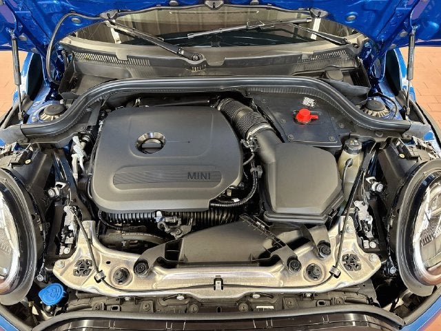 2026 MINI 4 DOOR Signature Plus