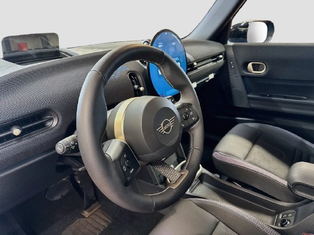 2026 MINI 4 DOOR Signature Plus