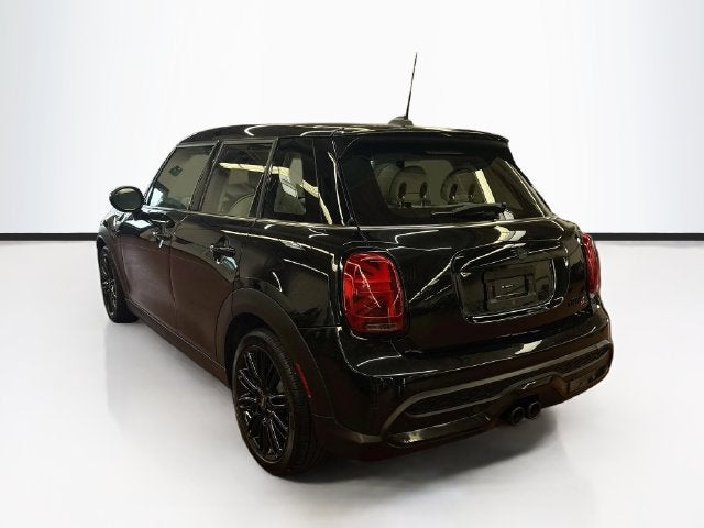 2024 MINI HARDTOP 4 DOOR Iconic