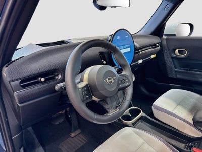2026 MINI 4 DOOR Signature Plus