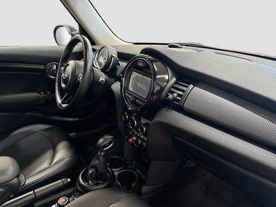 2018 MINI HARDTOP 4 DOOR Base