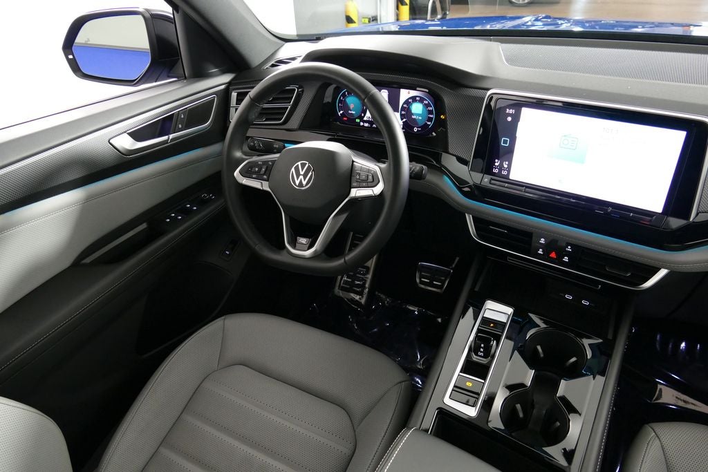 2025 Volkswagen Atlas Cross Sport 2.0T SEL R-Line Black