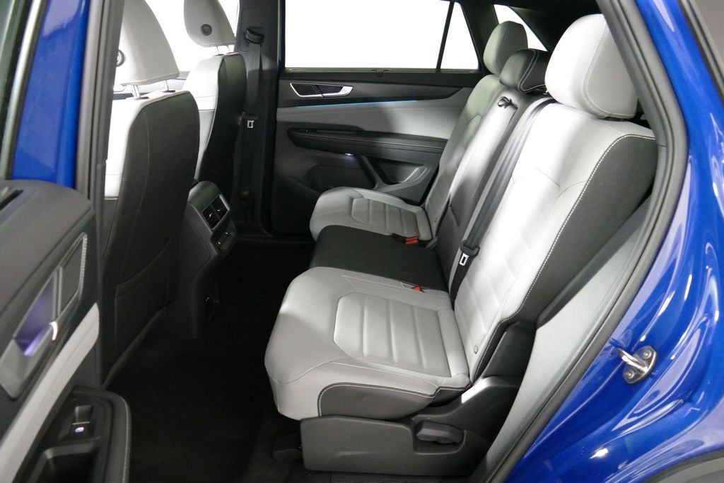 2025 Volkswagen Atlas Cross Sport 2.0T SEL R-Line Black
