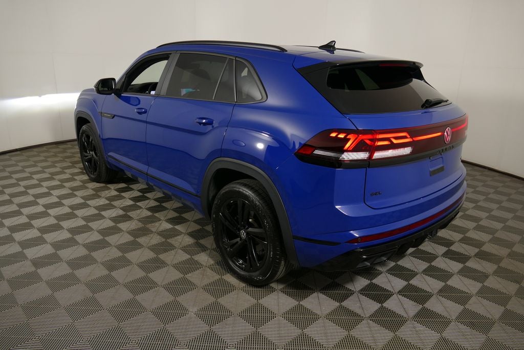 2025 Volkswagen Atlas Cross Sport 2.0T SEL R-Line Black