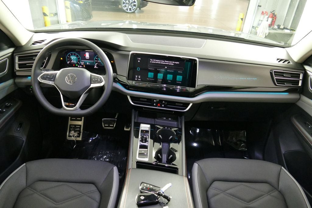 2024 Volkswagen Atlas 2.0T Peak Edition SE w/Technology