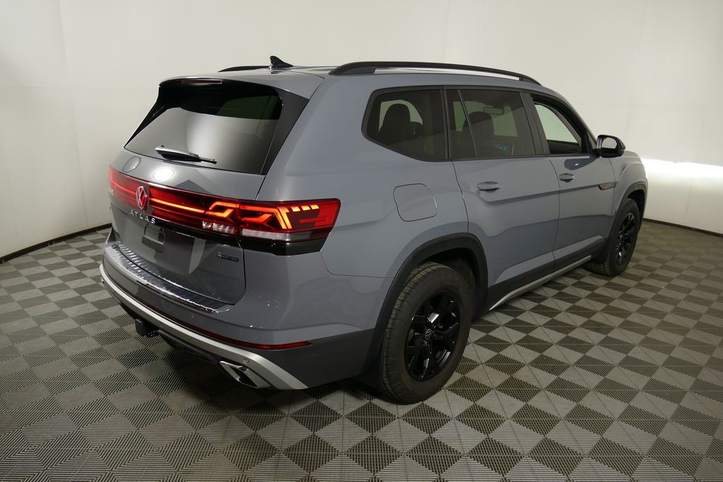 2024 Volkswagen Atlas 2.0T Peak Edition SE w/Technology