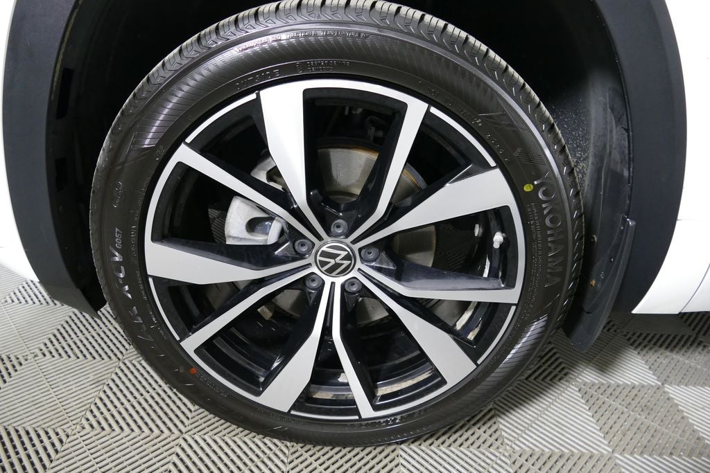 2024 Volkswagen Atlas Cross Sport 2.0T SEL Premium R-Line