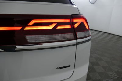 2024 Volkswagen Atlas Cross Sport 2.0T SEL Premium R-Line