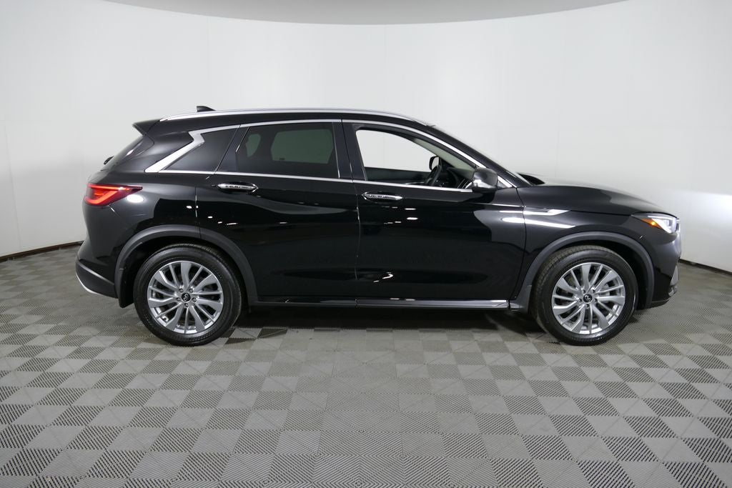 2023 INFINITI QX50 LUXE