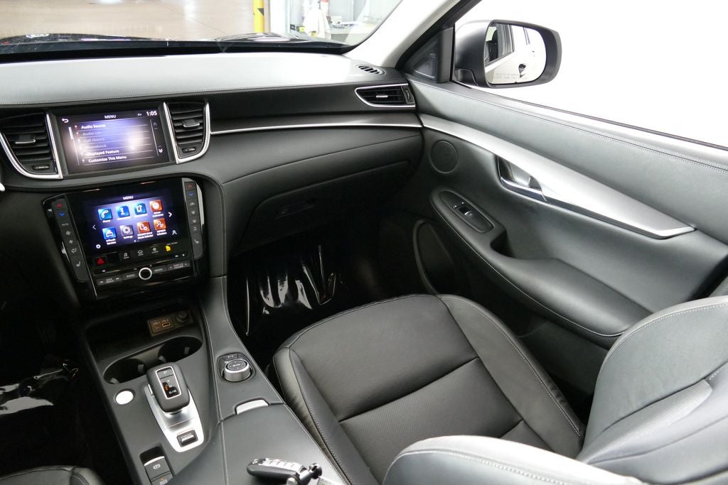 2023 INFINITI QX50 LUXE