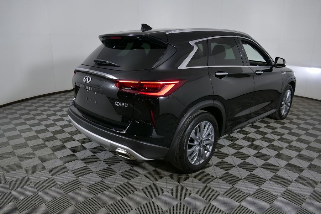 2023 INFINITI QX50 LUXE