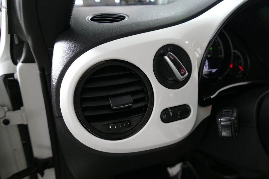2015 Volkswagen Beetle 1.8T Classic