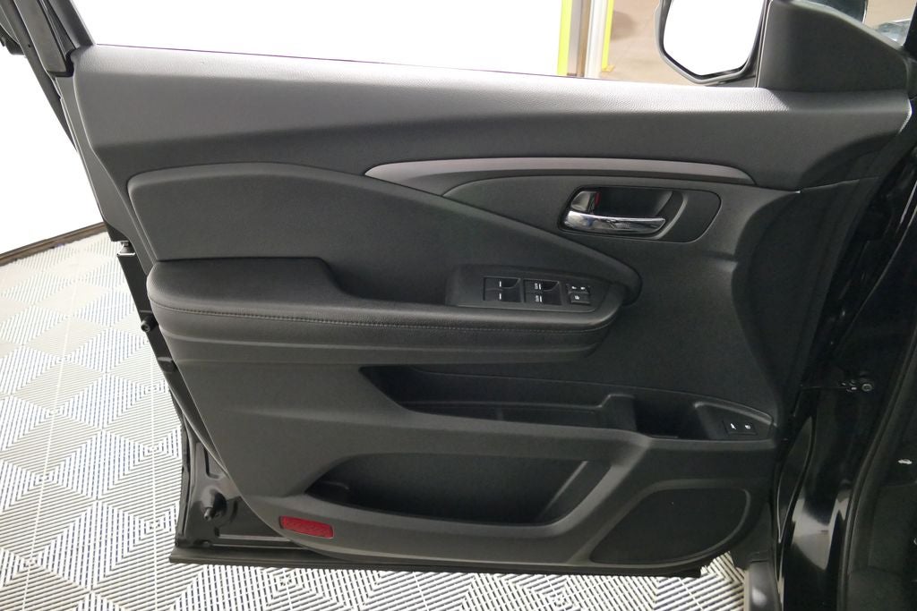 2016 Honda Pilot EX-L w/Rear Entertainment System