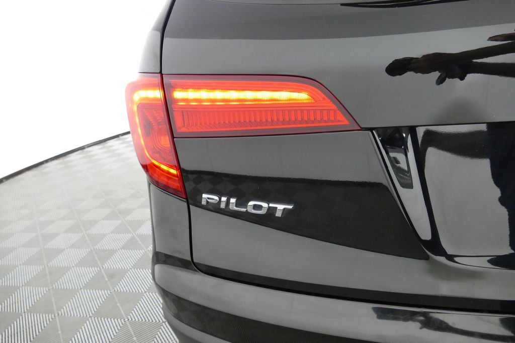 2016 Honda Pilot EX-L w/Rear Entertainment System