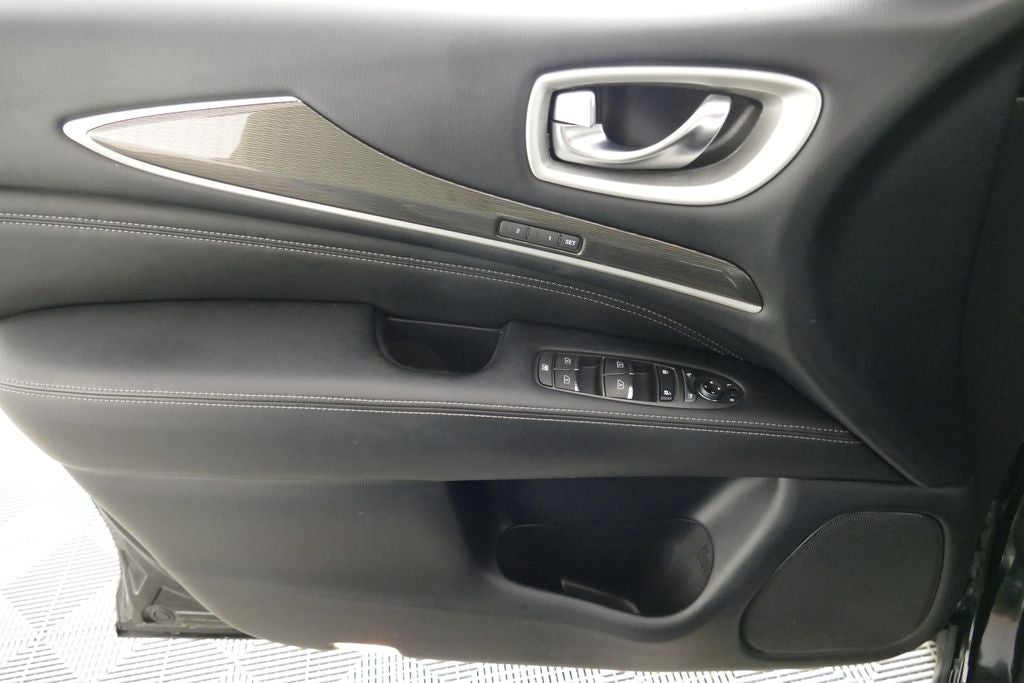 2020 INFINITI QX60 LUXE