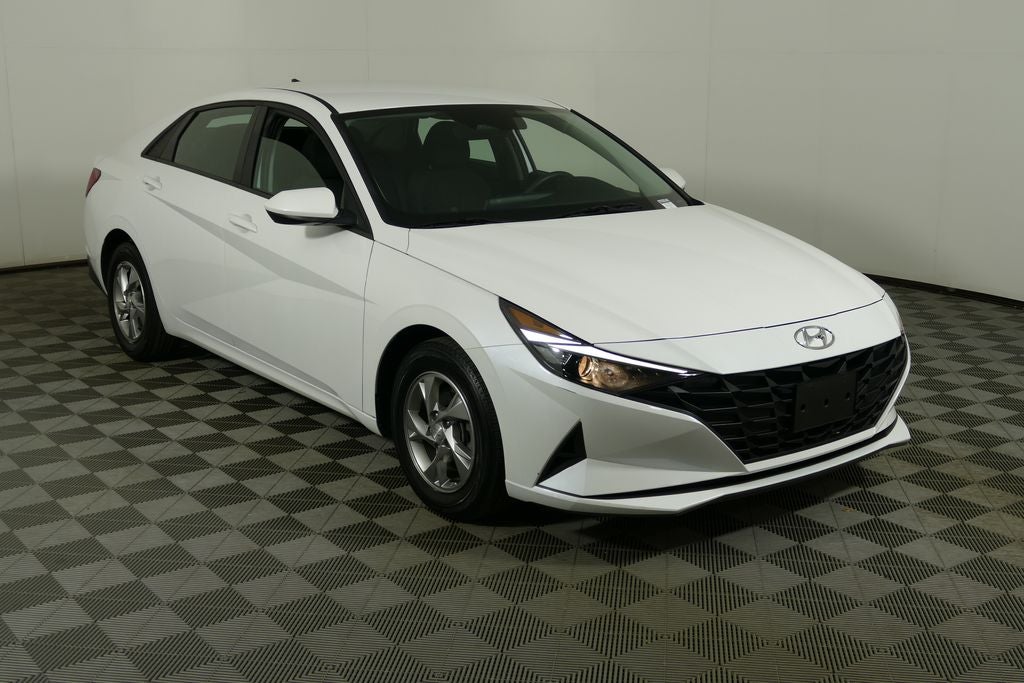 2022 Hyundai Elantra SE