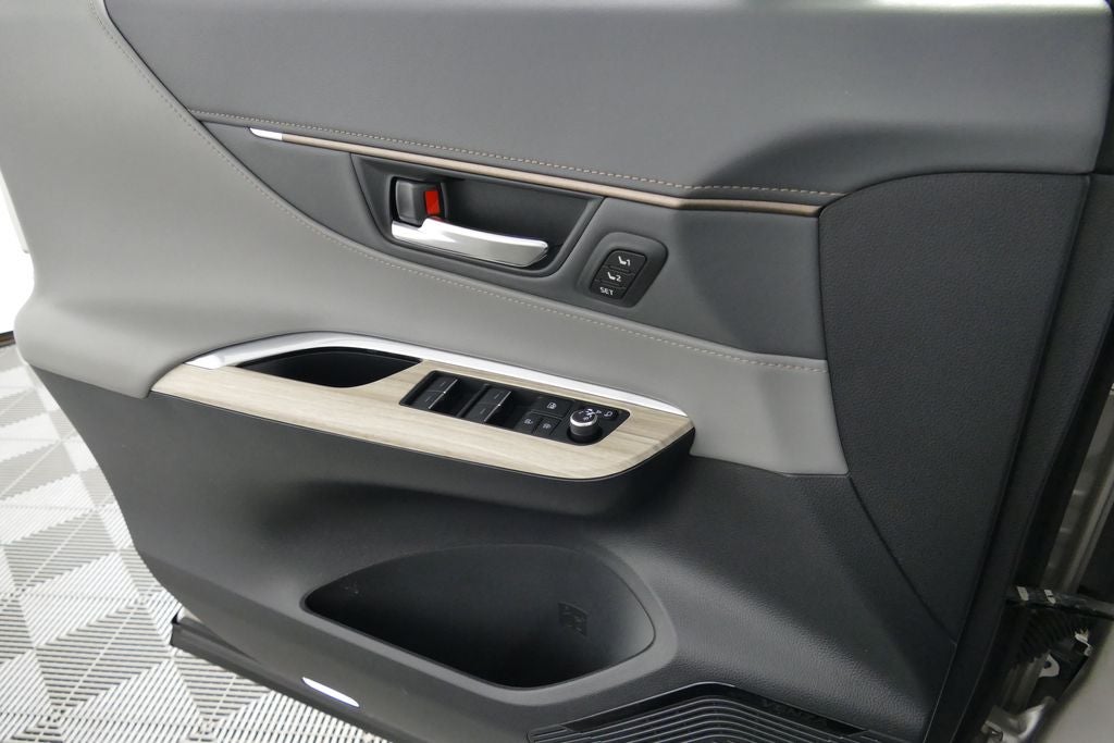 2023 Toyota Venza XLE