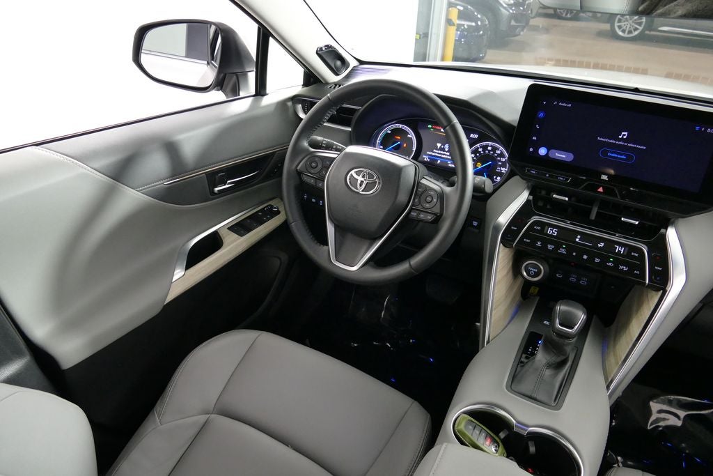 2023 Toyota Venza XLE