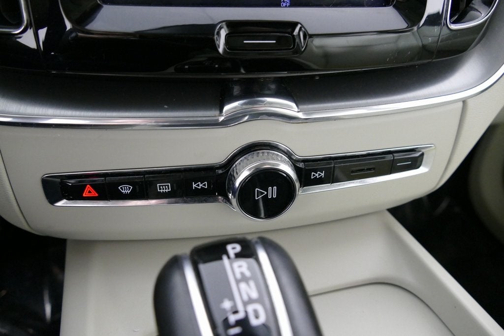 2019 Volvo XC60 T6 Momentum