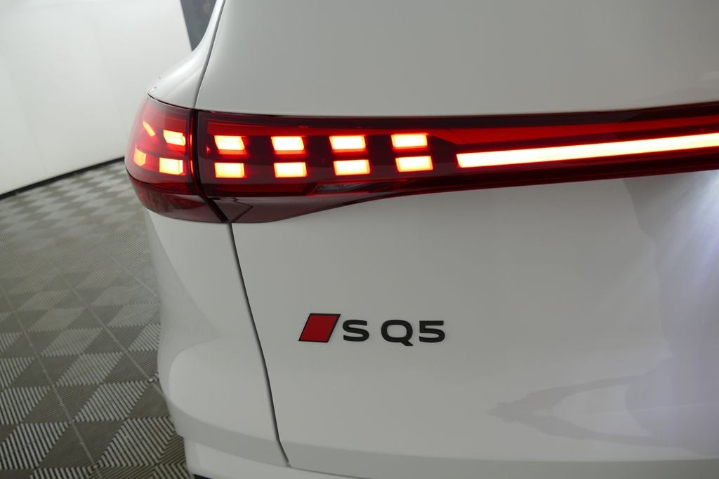 2026 Audi SQ5 Premium Plus quattro