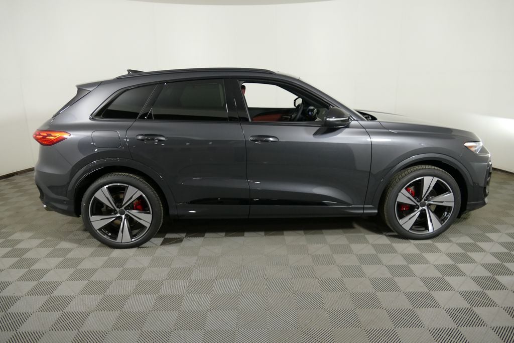 2026 Audi SQ5 Premium Plus quattro