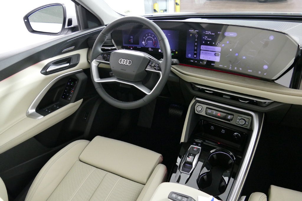 2026 Audi Q5 2.0T Premium Plus quattro