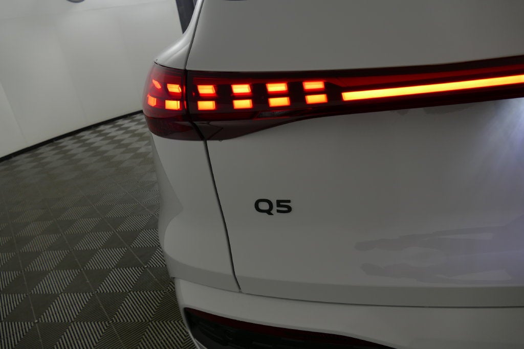2026 Audi Q5 2.0T Premium Plus quattro