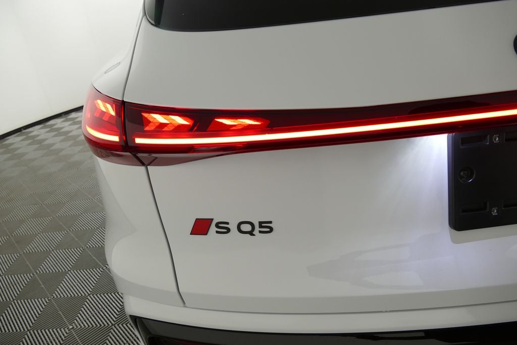2026 Audi SQ5 Prestige quattro