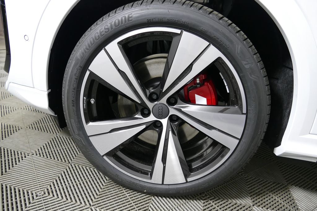 2026 Audi SQ5 Prestige quattro