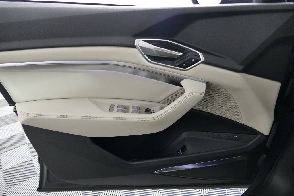 2024 Audi Q8 e-tron Premium Plus quattro