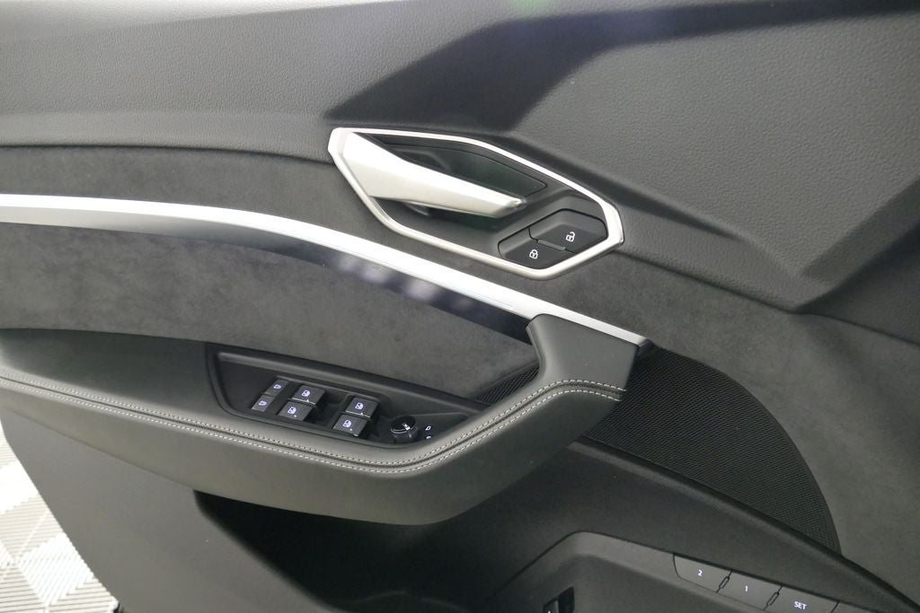 2024 Audi SQ8 e-tron Prestige quattro