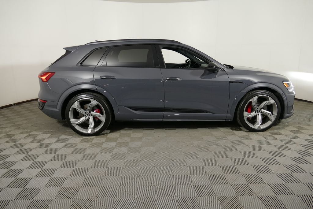 2024 Audi SQ8 e-tron Prestige quattro