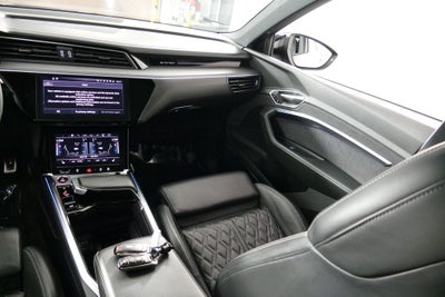2024 Audi SQ8 e-tron Prestige quattro
