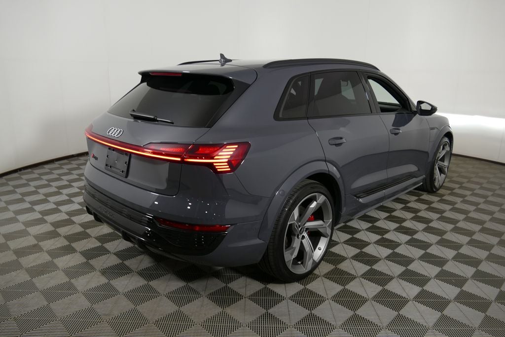 2024 Audi SQ8 e-tron Prestige quattro