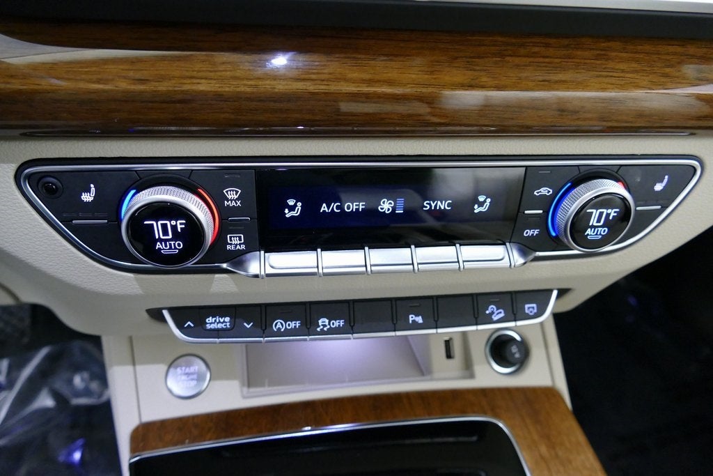 2025 Audi Q5 40 Premium quattro