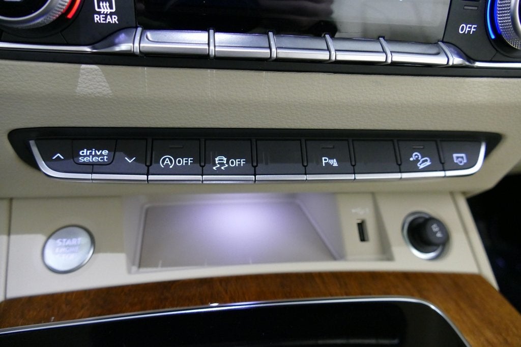 2025 Audi Q5 40 Premium quattro