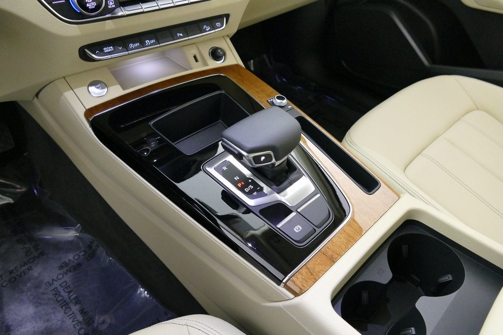 2025 Audi Q5 40 Premium quattro