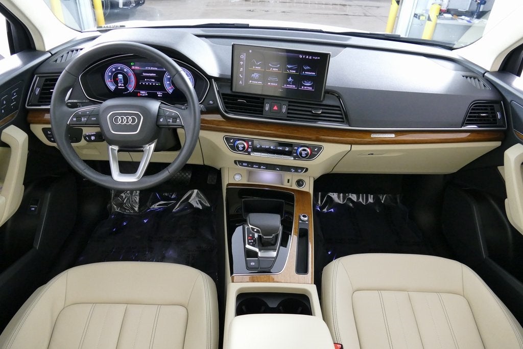 2025 Audi Q5 40 Premium quattro