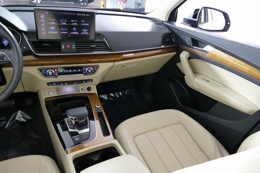 2025 Audi Q5 40 Premium quattro