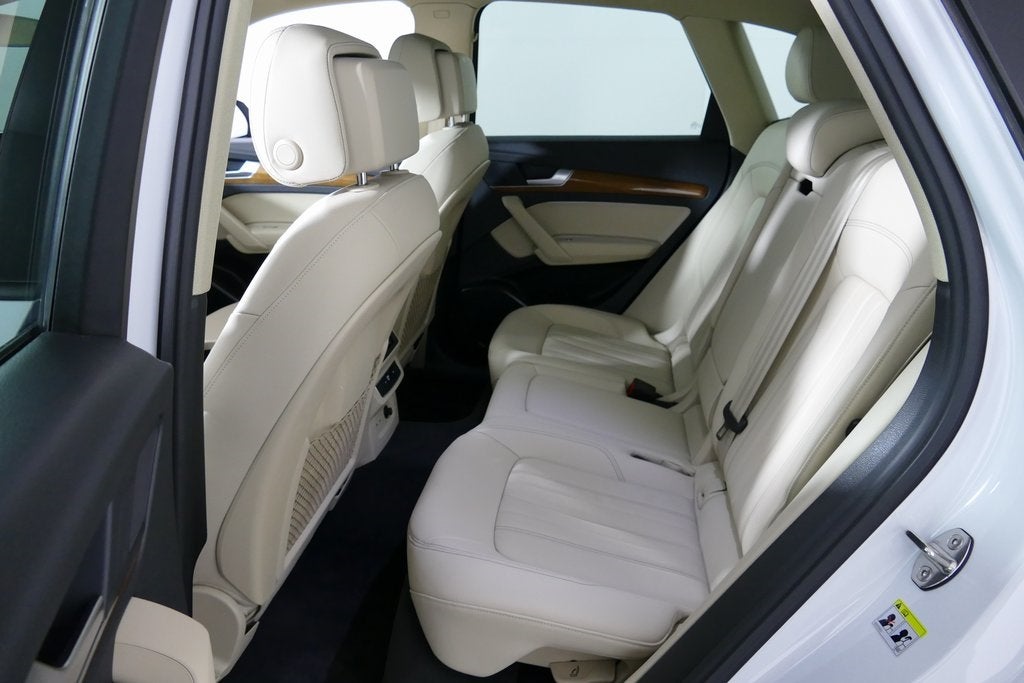 2025 Audi Q5 40 Premium quattro