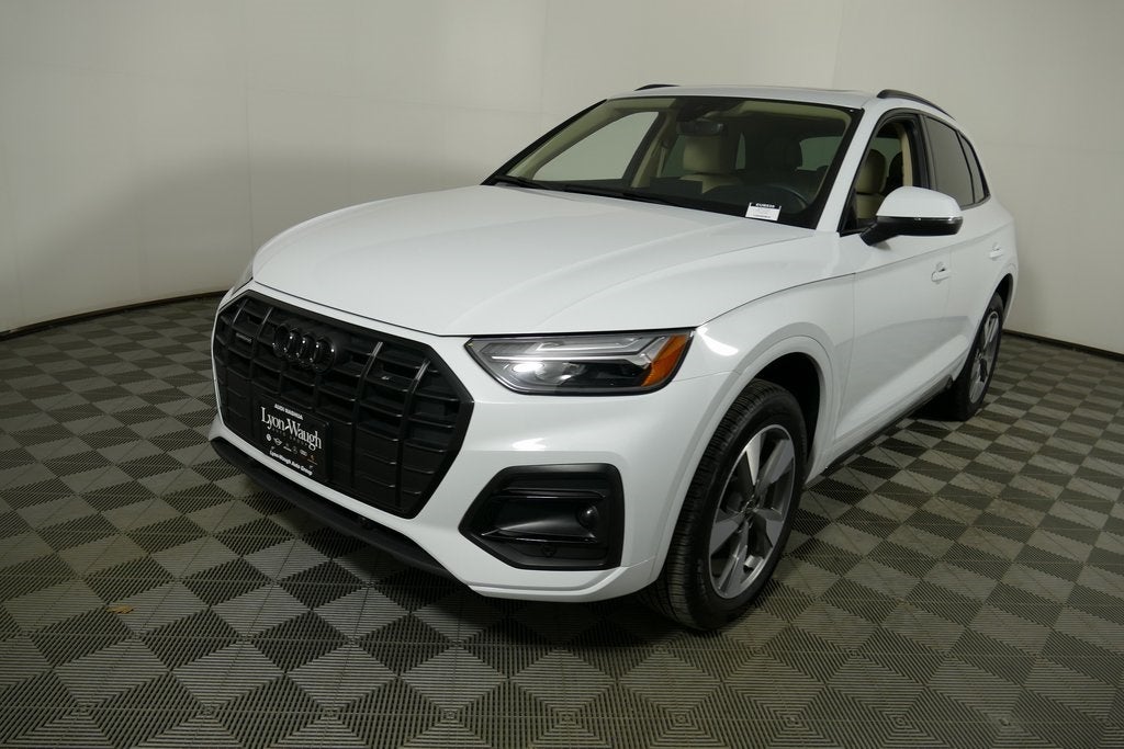 2025 Audi Q5 40 Premium quattro