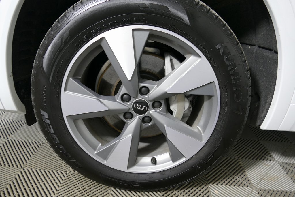 2025 Audi Q5 40 Premium quattro