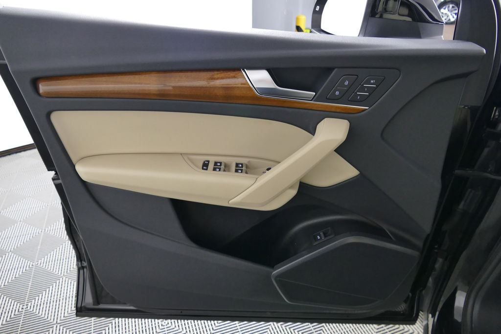 2023 Audi Q5 40 Premium quattro
