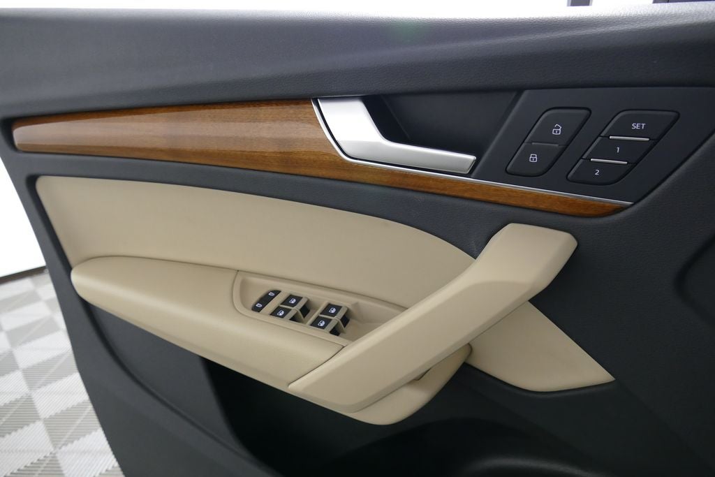 2023 Audi Q5 40 Premium quattro